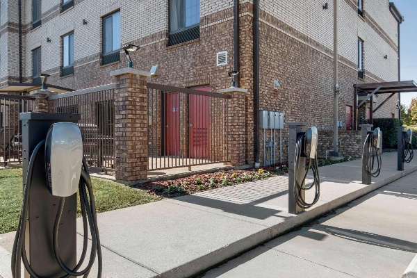 Comfort Suites Marshall image 6